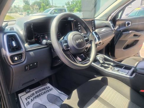 Used 2023 Kia Sorento LX AWD/4WD image 12