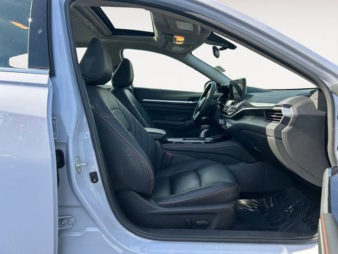 Used 2025 Nissan Altima 2.5 SR w/ SR Premium Package image 10