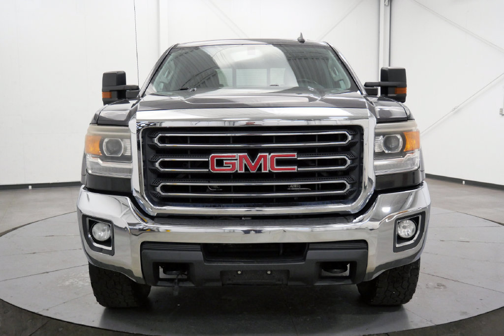 Used 2016 GMC Sierra 2500 SLE w/ SLE Preferred Package AWD/4WD image 3