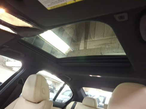 Used 2025 BMW 330i xDrive Sedan w/ Premium Package image 12