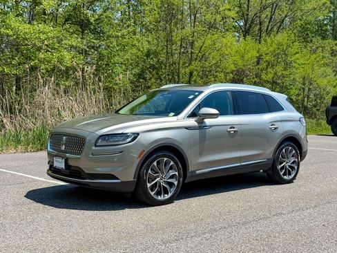 Used 2023 Lincoln Nautilus Reserve w/ Cargo Utility Package AWD/4WD image 3