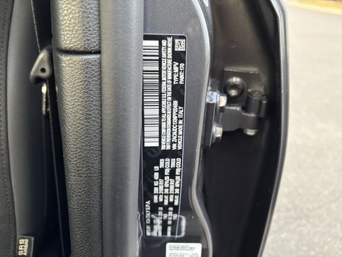 Used 2022 Jeep Renegade Trailhawk image 36