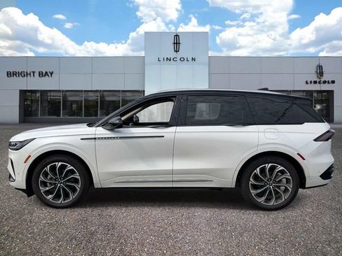 Certified 2024 Lincoln Nautilus Reserve w/ Equipment Group 202A AWD/4WD image 3