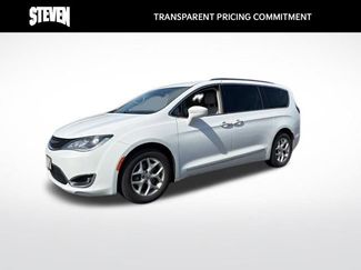 Used 2017 Chrysler Pacifica Touring-L Plus w/ Tire & Wheel Group video 1
