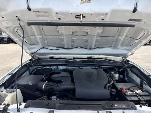 Used 2016 Toyota Tacoma SR5 w/ Towing Package RWD image 27