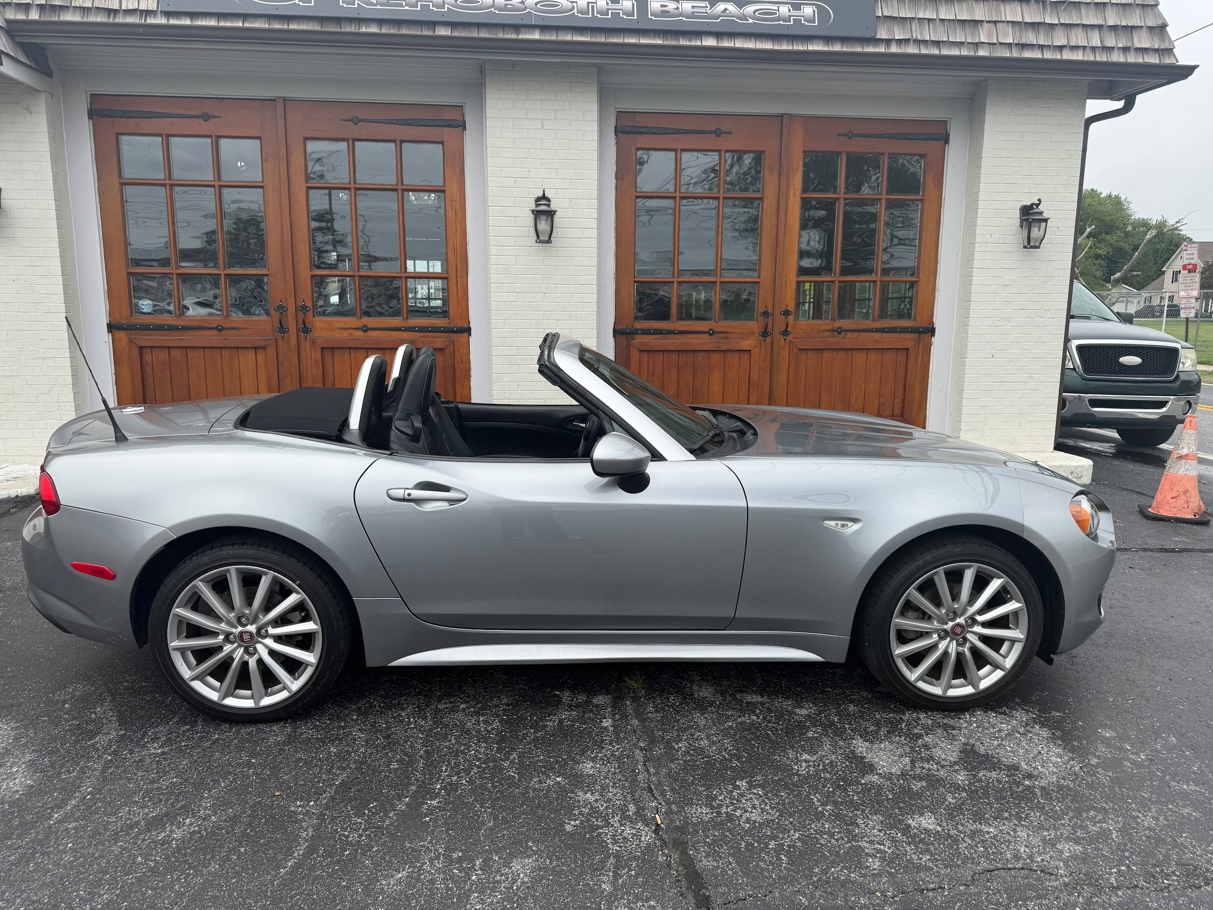 Used 2017 FIAT 124 Spider Lusso RWD image 6