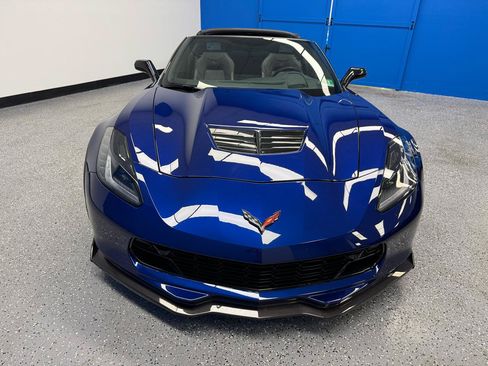 Used 2018 Chevrolet Corvette Z06 RWD image 2