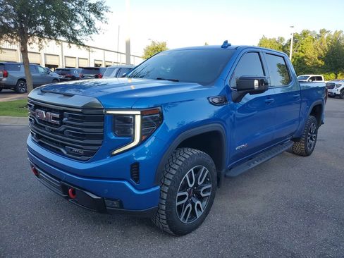Used 2024 GMC Sierra 1500 AT4 w/ Technology Package AWD/4WD image 2