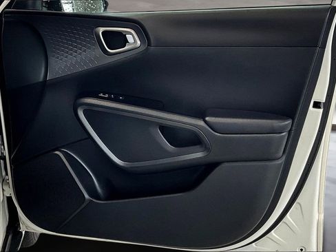 Used 2021 Kia Soul S image 25