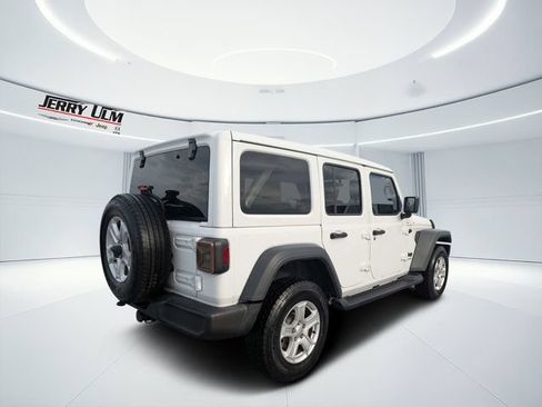 Used 2022 Jeep Wrangler Unlimited Sport w/ Sun And Sound Package AWD/4WD image 3