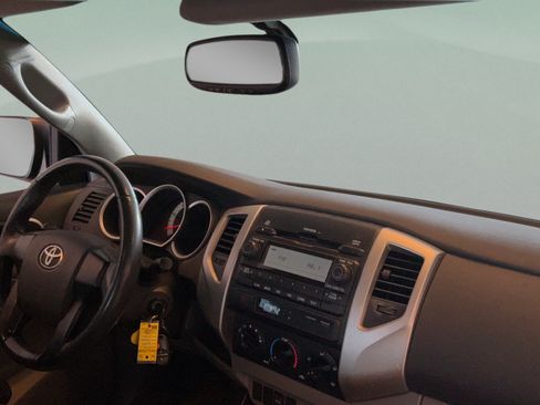 Used 2012 Toyota Tacoma PreRunner w/ SR5 Pkg RWD image 28