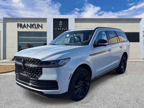 New 2026 Lincoln Navigator Reserve w/ Jet Appearance Package AWD/4WD image 3