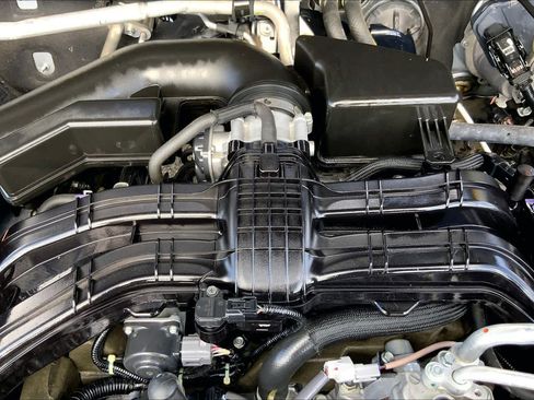 Used 2023 Subaru Outback Premium image 32