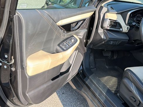 Used 2025 Subaru Outback Limited w/ Popular Package #2 AWD/4WD image 17