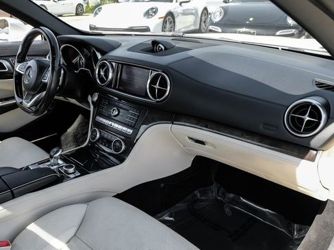 Used 2017 Mercedes-Benz SL 450 image 9