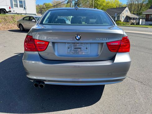 Used 2010 BMW 328i xDrive Sedan image 4