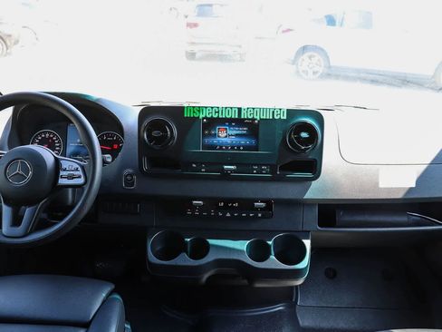 Used 2024 Mercedes-Benz Sprinter 2500 image 12