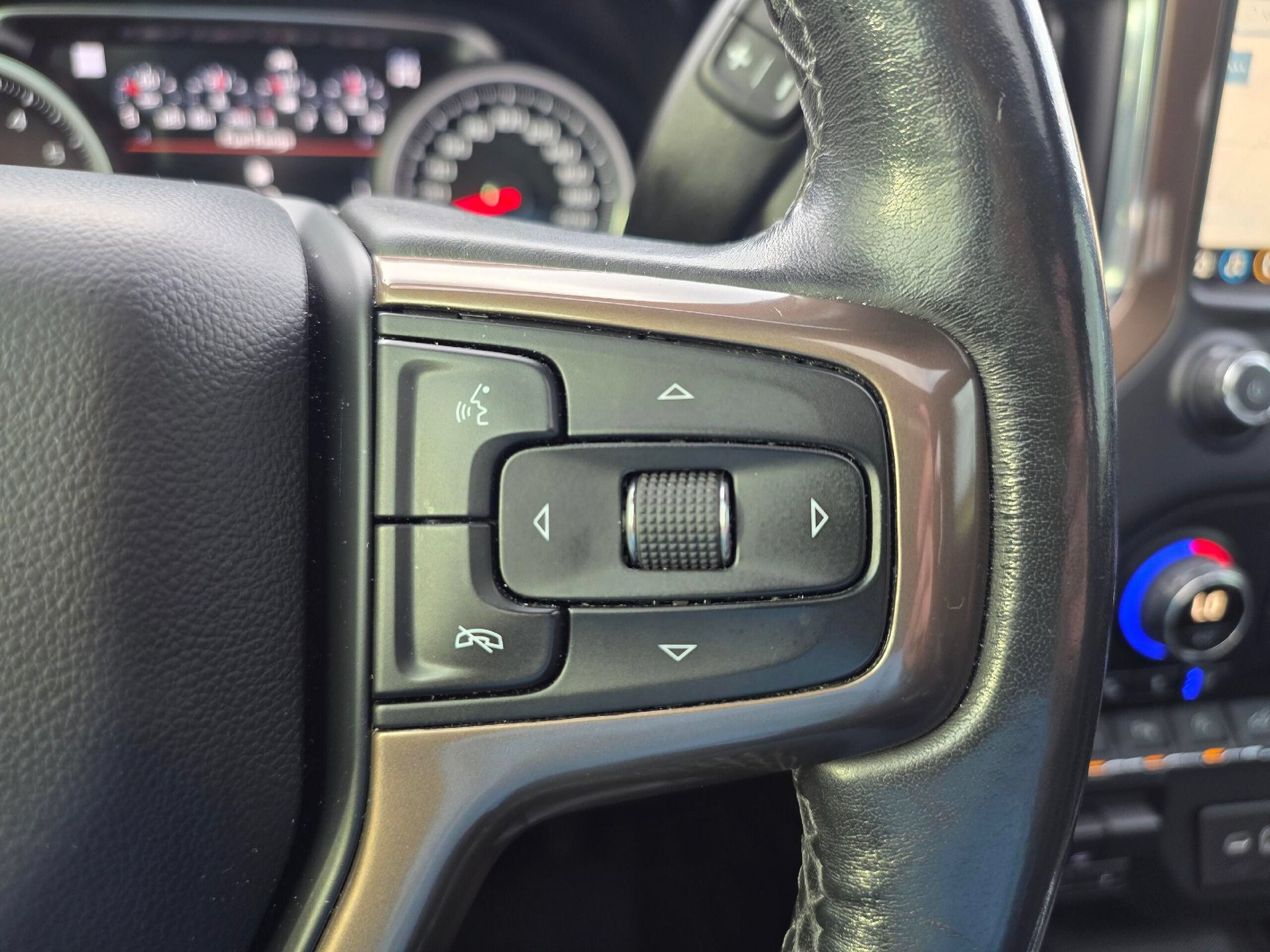 Used 2021 Chevrolet Silverado 1500 High Country w/ Technology Package AWD/4WD image 24