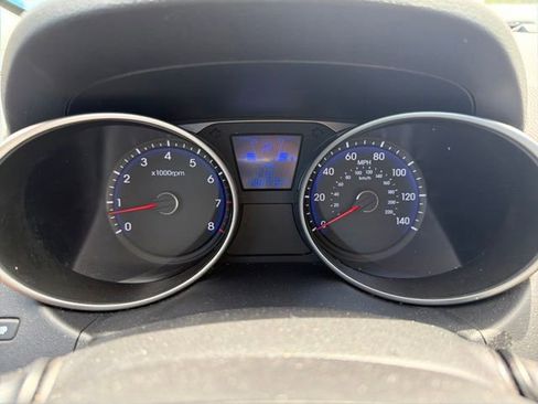 Used 2011 Hyundai Tucson GLS FWD image 12