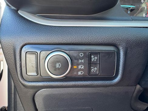 Used 2024 Ford Explorer XLT w/ Equipment Group 202A AWD/4WD image 18