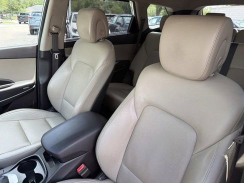 Used 2018 Hyundai Santa Fe SE w/ SE Premium Package 02 AWD/4WD image 11