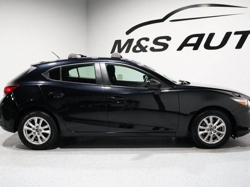 Used 2018 MAZDA MAZDA3 Sport image 6