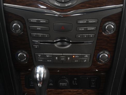 Used 2020 Nissan Armada SL w/ Premium Package image 17