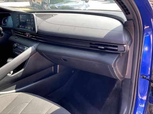 Used 2025 Hyundai Elantra Sport FWD image 20