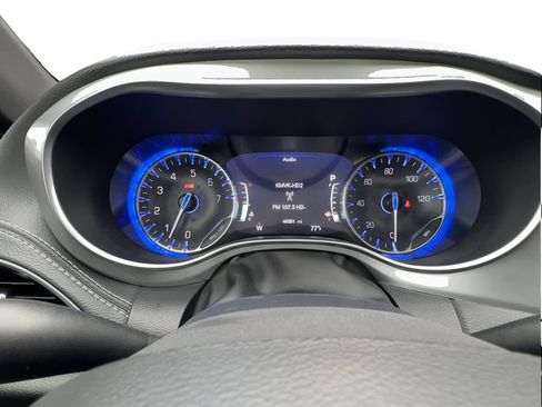 Used 2025 Chrysler Pacifica Limited FWD image 38