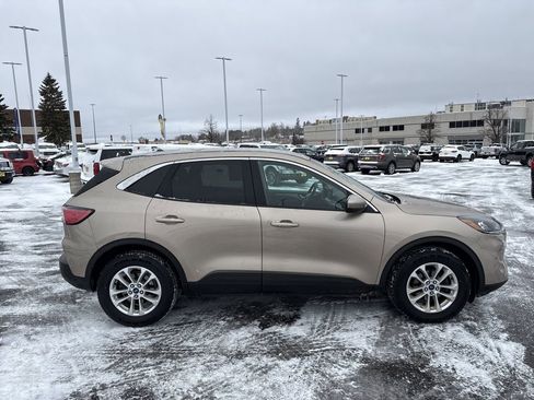 Used 2020 Ford Escape SE image 5