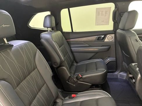 Certified 2025 Buick Enclave Avenir w/ Super Cruise Package AWD/4WD image 16