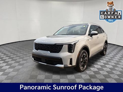Used 2025 Kia Sorento S w/ Panoramic Sunroof Package AWD/4WD image 2