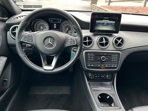 Used 2017 Mercedes-Benz GLA 250 4MATIC w/ Premium Package image 13