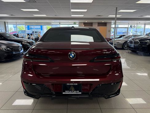 Used 2023 BMW 740i image 6