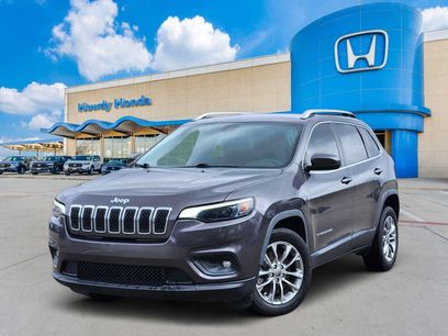 Used 2019 Jeep Cherokee Latitude Plus w/ Comfort/Convenience Group