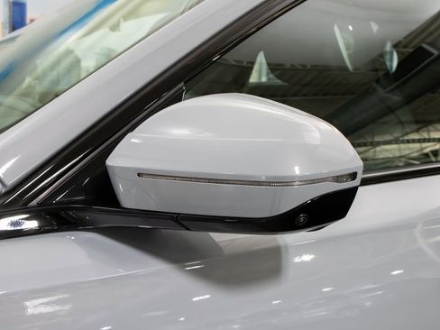 Used 2025 BMW 740i xDrive 740i xDrive w/ Premium Package image 10