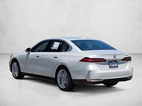 Used 2025 BMW 530i RWD image 8