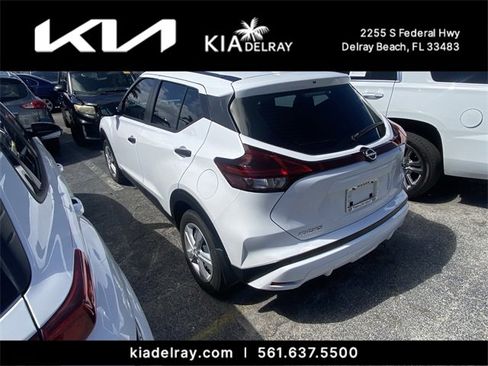 Used 2023 Nissan Kicks S image 9