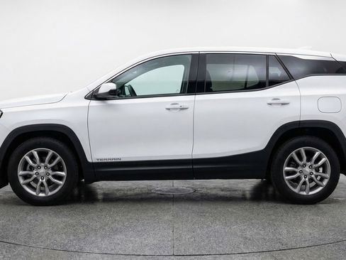 Used 2024 GMC Terrain SLT AWD/4WD image 5