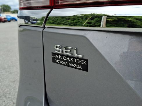 Used 2024 Volkswagen Atlas SEL Premium R-Line AWD/4WD image 33