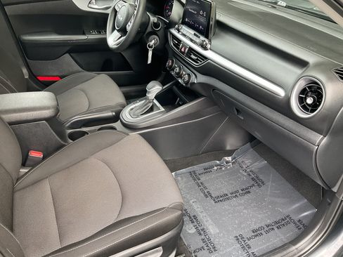Used 2024 Kia Forte LXS w/ LXS Technology Package FWD image 23