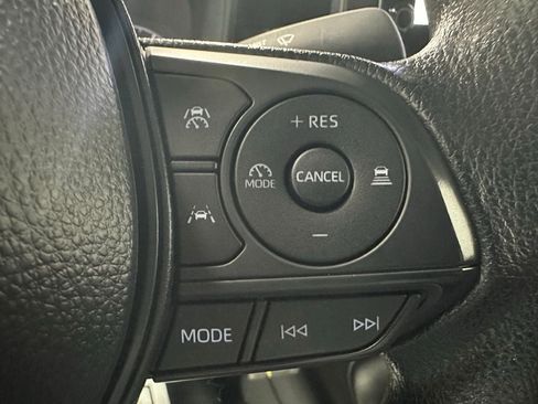 Used 2025 Toyota Corolla LE FWD image 20