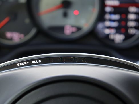 Used 2015 Porsche Panamera S image 18