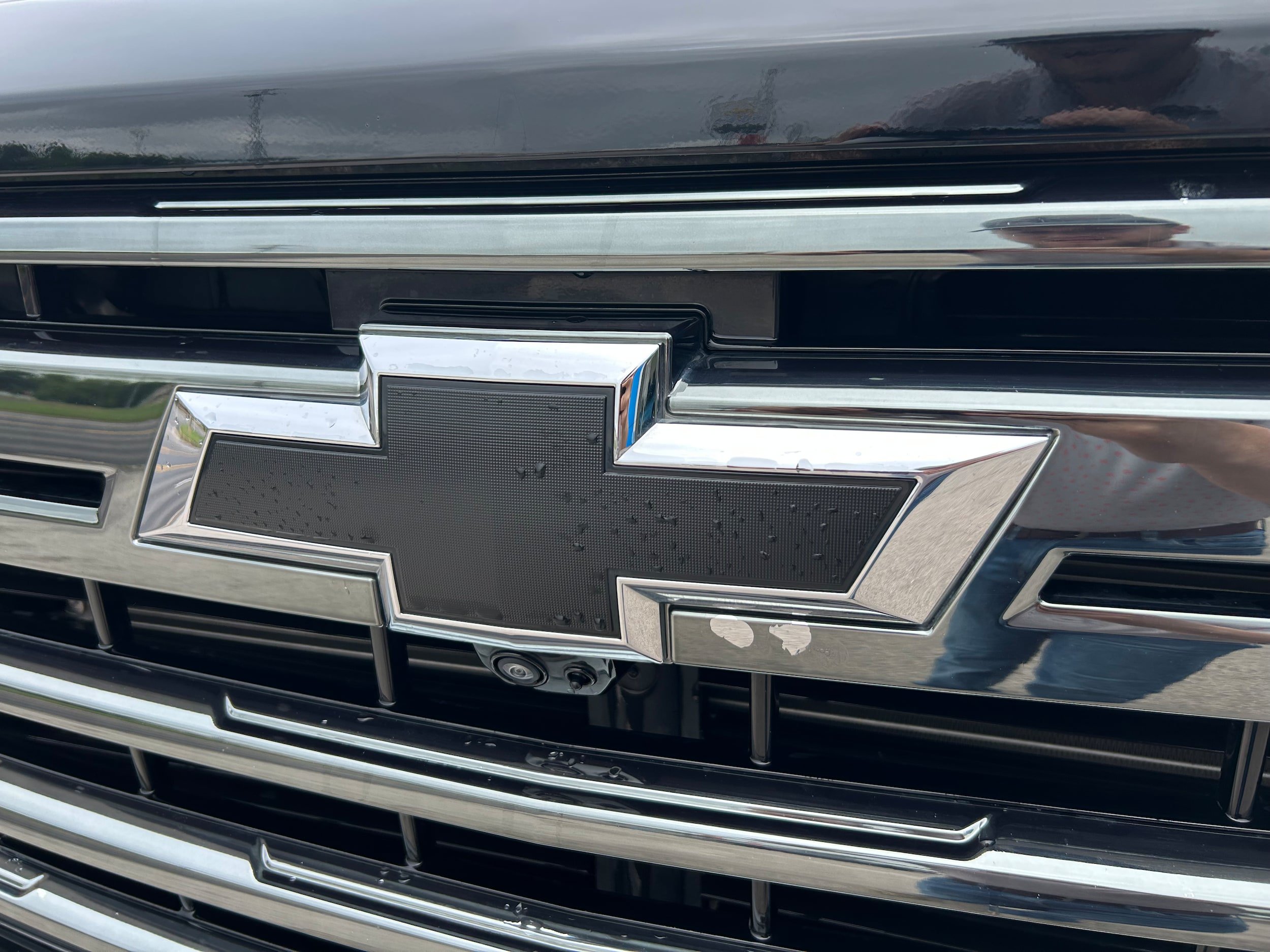Used 2024 Chevrolet Silverado 2500 High Country w/ High Country Premium Package AWD/4WD image 3