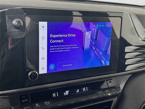 Used 2025 Toyota Camry SE image 19