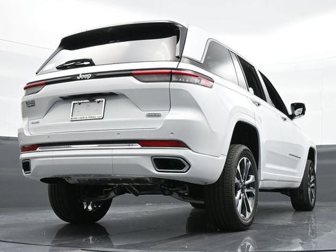 Used 2024 Jeep Grand Cherokee Overland w/ Luxury Tech Group IV image 62