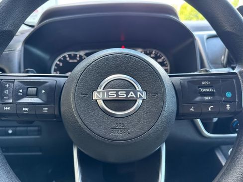 Used 2023 Nissan Rogue SV FWD image 22