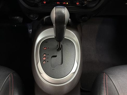 Used 2017 Nissan Juke SL image 23