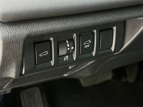 Used 2022 Subaru Outback Limited XT image 9