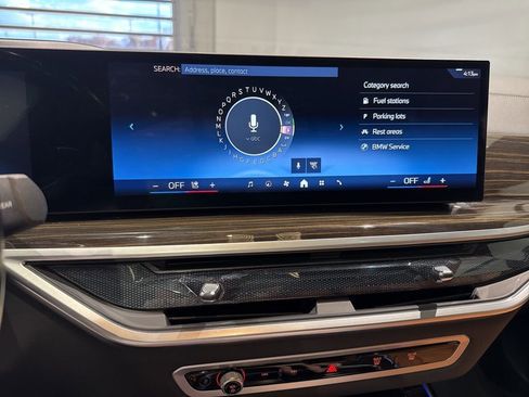 Used 2024 BMW X7 xDrive40i w/ M Sport Package image 23